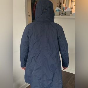 Lulu lemon rain jacket EUC size 10 fits like a 12